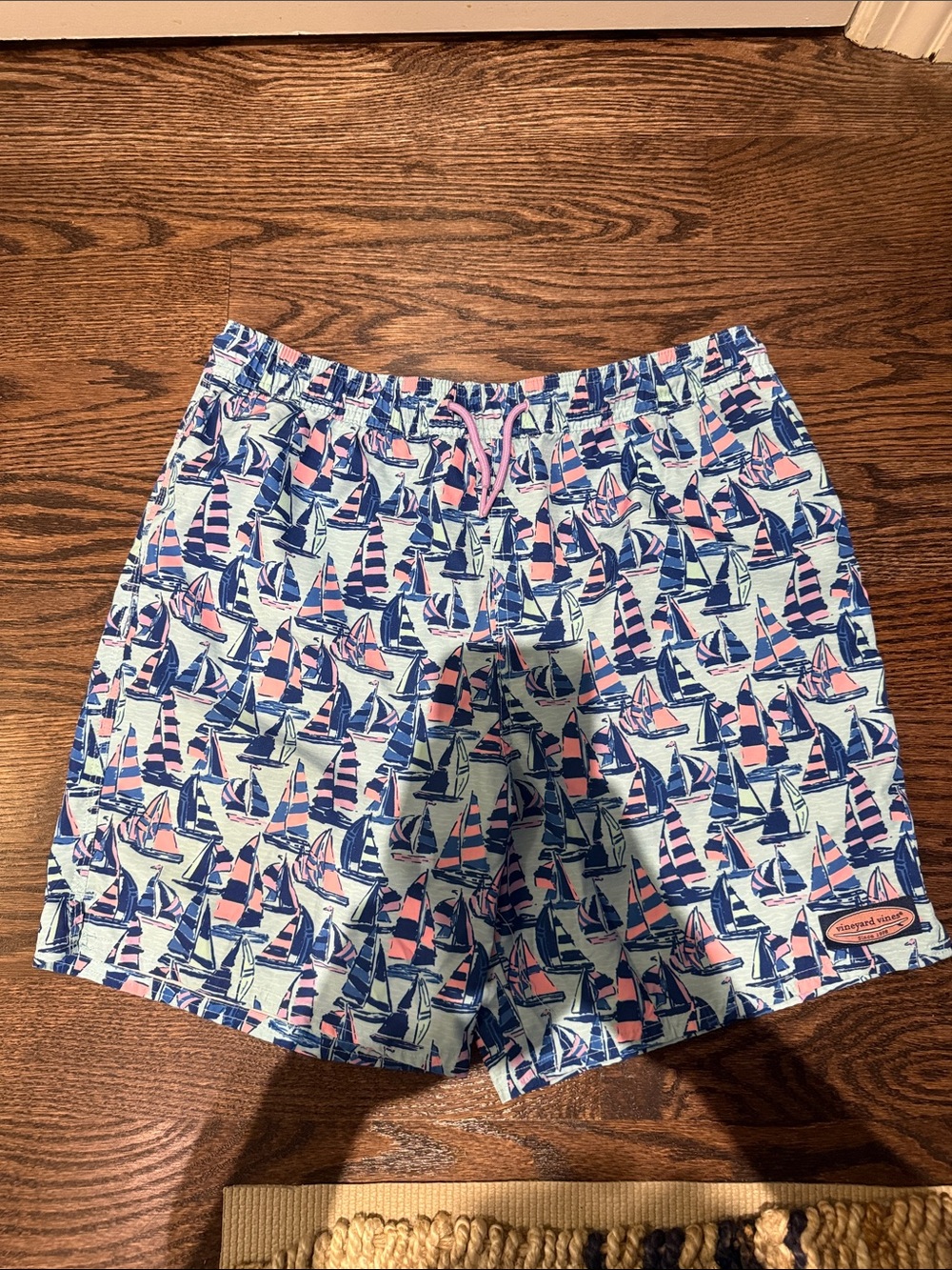Vineyard Vines Men’s Light Blue Swim Trunks with Navy & Pink Sailboats